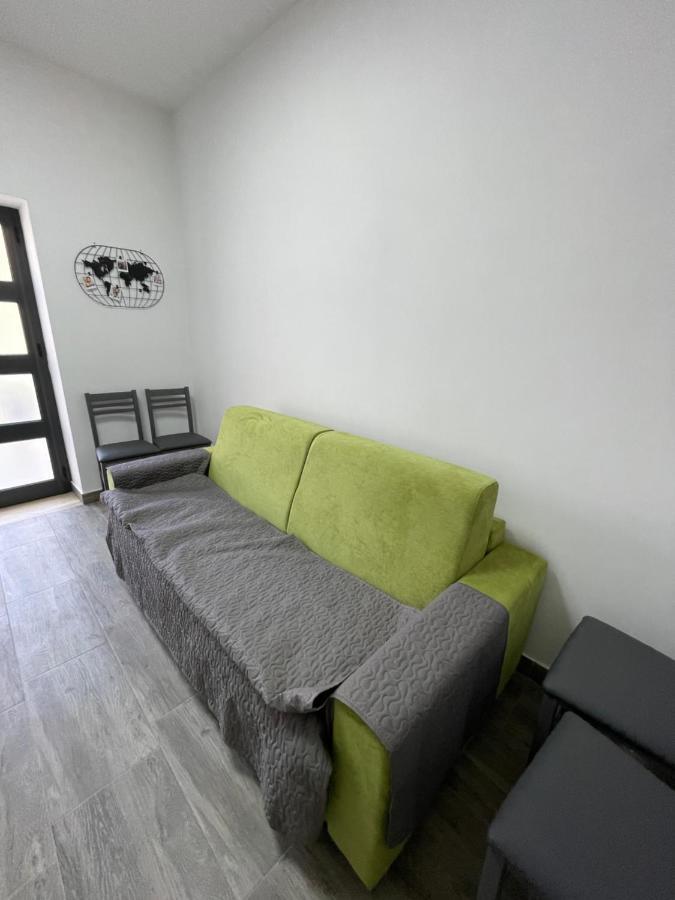 Residence Gordon Карини Екстериор снимка